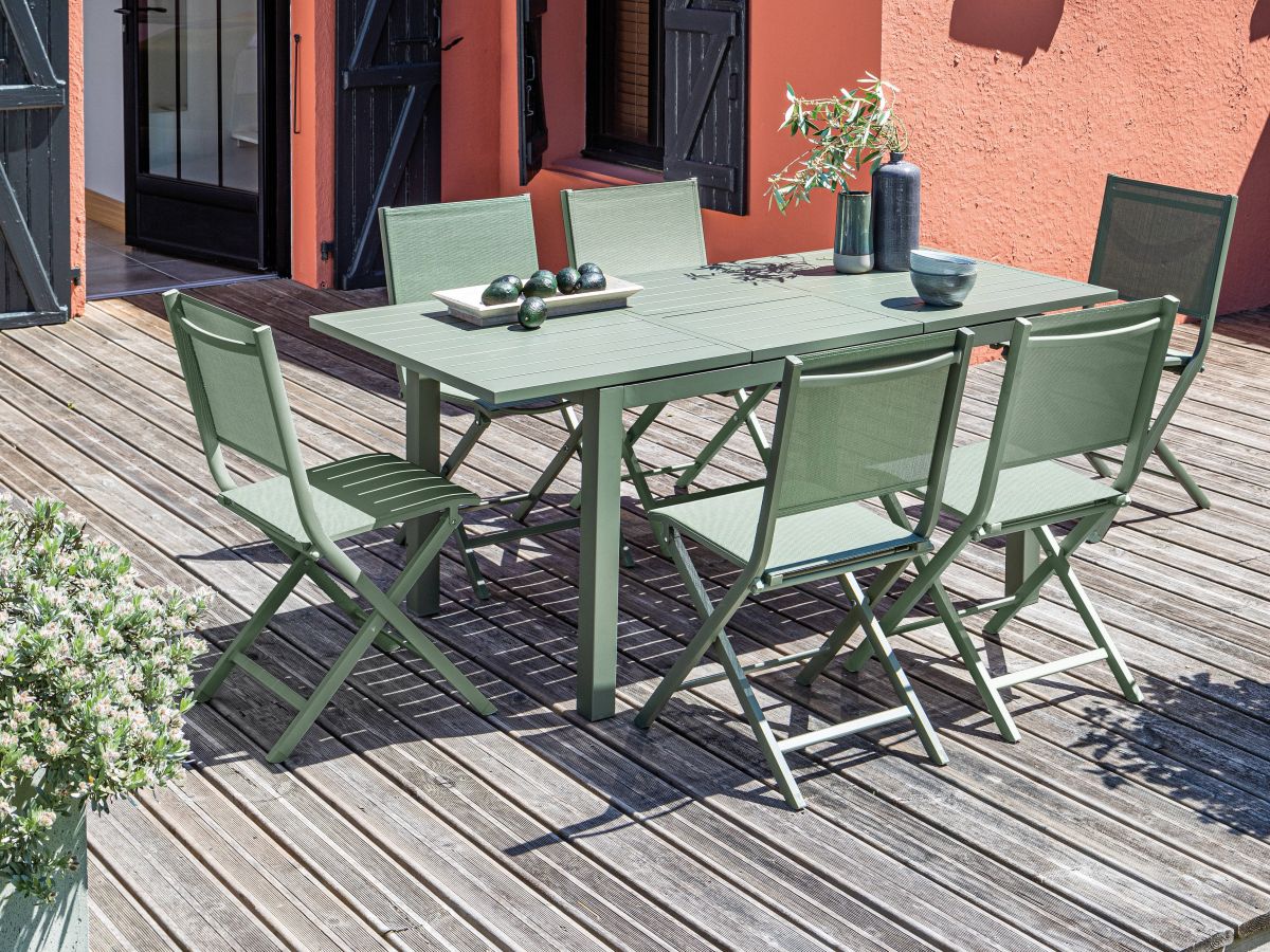 table-genes-110-170-verte-6-chaises-thema-vert-copie.jpg